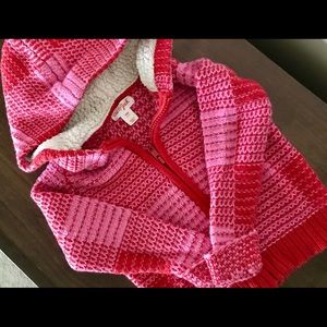 Jacket with hand coverslip